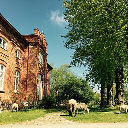 Gutshof Dubnitz - Ferienwohnung 1 "Carlo" ซาสนิทซ์ ภายนอก รูปภาพ