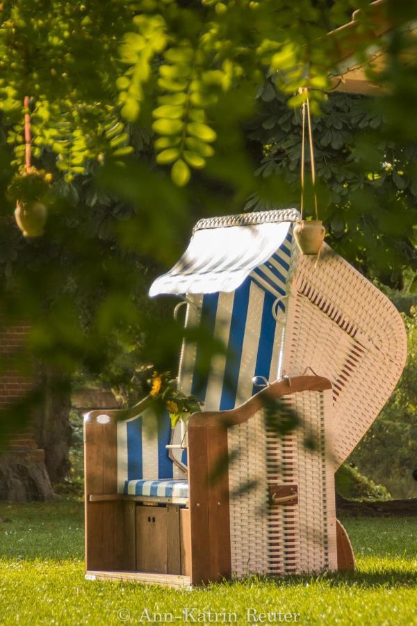 Gutshof Dubnitz - Ferienwohnung 1 "Carlo" ซาสนิทซ์ ภายนอก รูปภาพ