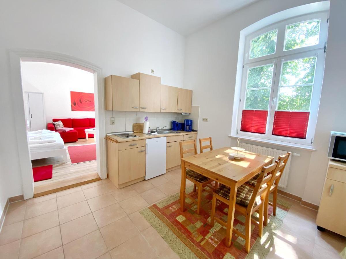 Gutshof Dubnitz - Ferienwohnung 1 "Carlo" ซาสนิทซ์ ภายนอก รูปภาพ